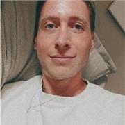 Colorista calificado con amplia experiencia en técnicas y marcas. Clases a quienes se inician y a quienes llevan trayectoria